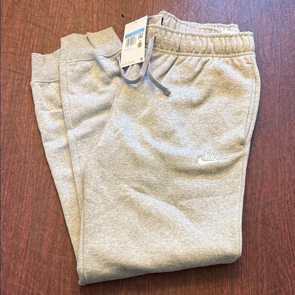 Nike Woman’s Light Gray Sweatpants Medium Standard Fit Midrise